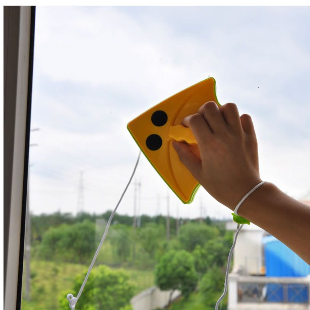 Magnetic Triangle Double Sided Glass Cleaner